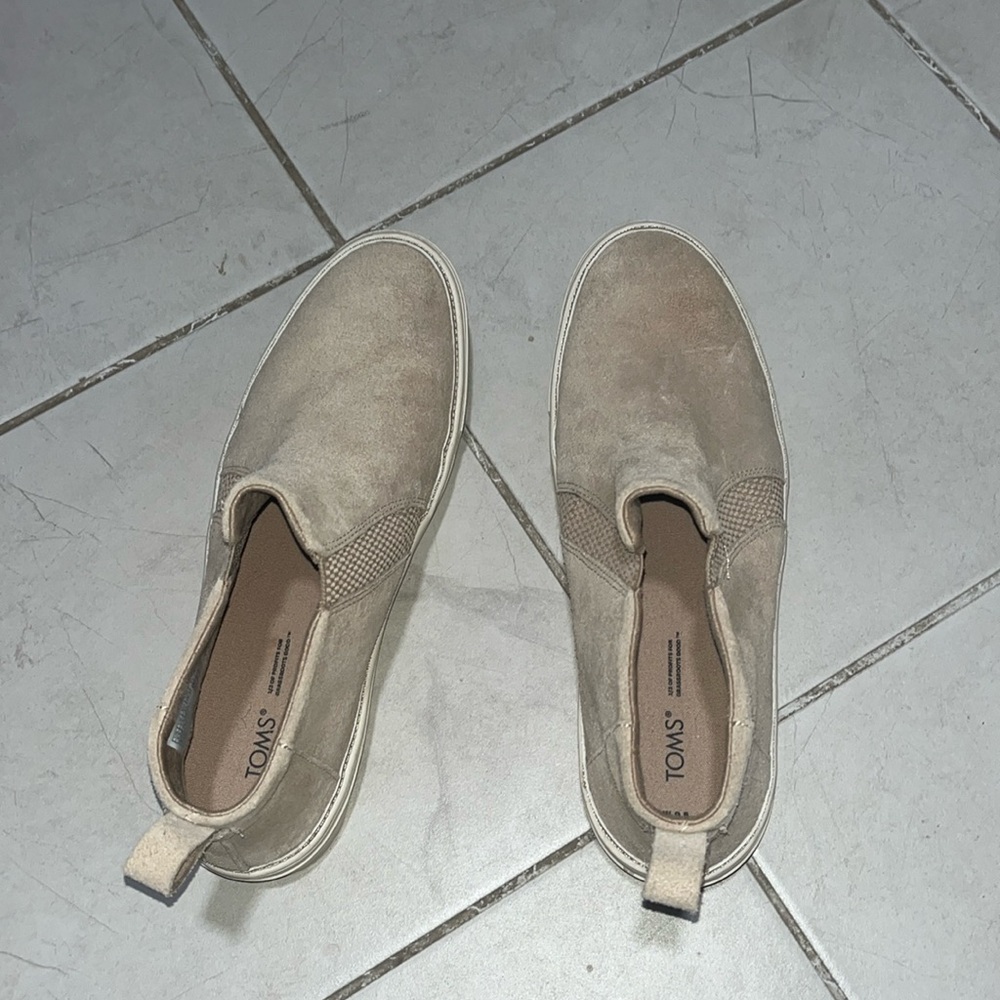 TOMS women shoes 9.5 size
